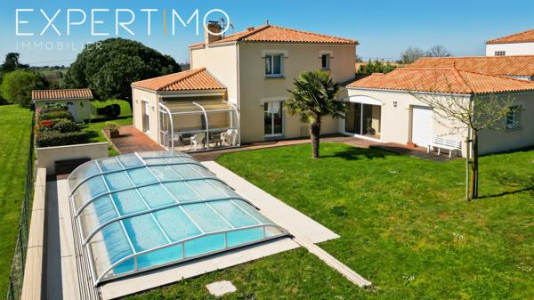 Moutiers-en-Retz (44760) Villa - DPE: B -7 pièces + studio 200 m²– Vue marais – Piscine – Terrain 1455 m²