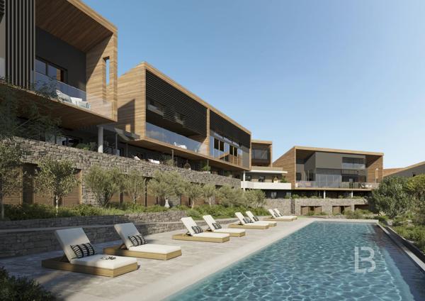 Bel appartement T4 à la vente à Chateauneuf-Grasse en bordure du golf