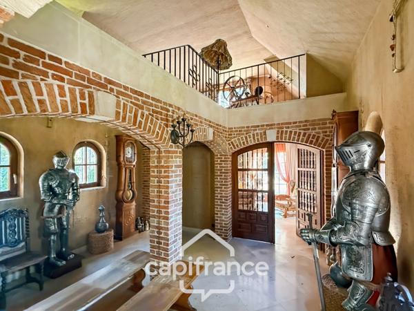 Maison de caractère style manoir – 258 m² – Parc arboré – Allée privative – Fort potentiel
