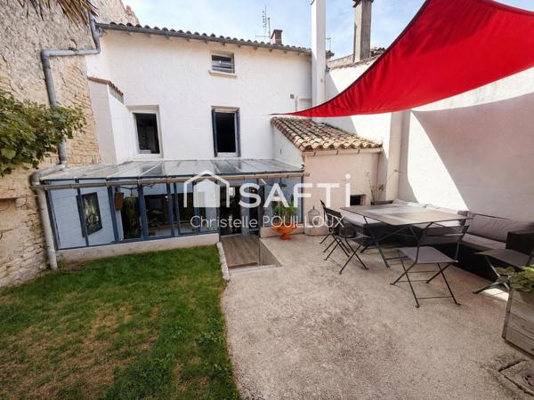 NIORT CENTRE-VILLE – 4 CHAMBRES – BUREAU – JARDIN SANS VIS-À-VIS - STATIONNEMENT