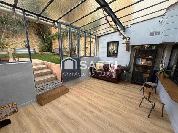 NIORT CENTRE-VILLE – 4 CHAMBRES – BUREAU – JARDIN SANS VIS-À-VIS - STATIONNEMENT