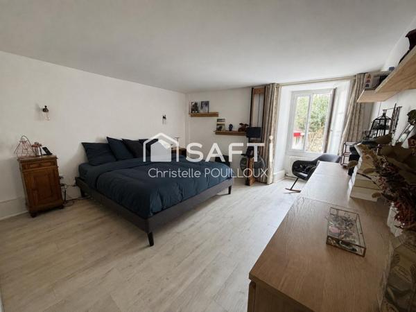NIORT CENTRE-VILLE – 4 CHAMBRES – BUREAU – JARDIN SANS VIS-À-VIS - STATIONNEMENT