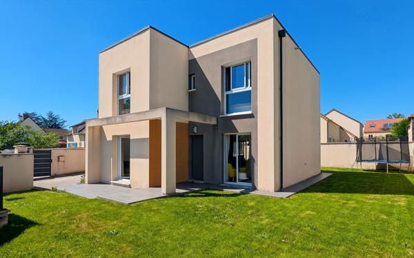 Maison à vendre    5 pièces • 107 m2 Rambouillet