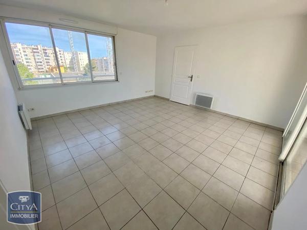 Appartement à louer 3 pièces 63.78m² Toulon (83200)