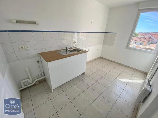 Appartement à louer 3 pièces 63.78m² Toulon (83200)