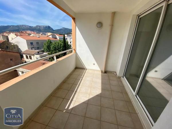 Appartement à louer 3 pièces 63.78m² Toulon (83200)