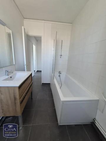 Appartement à louer 3 pièces 62.65m² Maubeuge (59600)