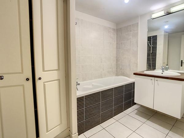 Appartement T2 rénové, cachet, à vendre centre ville Montauban (82) avec un cellier