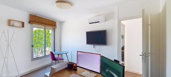 IMMEUBLE A USAGE DE BUREAUX