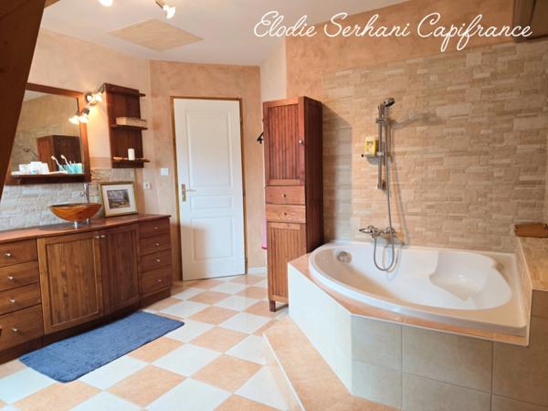 En Exclusivité, Maison architecturale de presque 159m2, construction 2008 à Saint-Maurice-Colombier