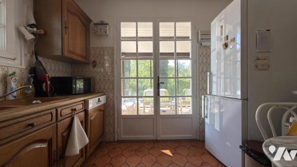 LE MUY – Propriété provençale avec piscine, maison d’amis et terrain de 10 450 m²