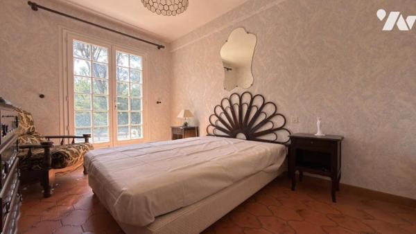LE MUY – Propriété provençale avec piscine, maison d’amis et terrain de 10 450 m²