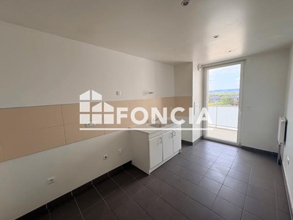 Location Appartement 3 pièces 94.86 m² - 47 RUE PIERRE TAITTINGER Reims 51100