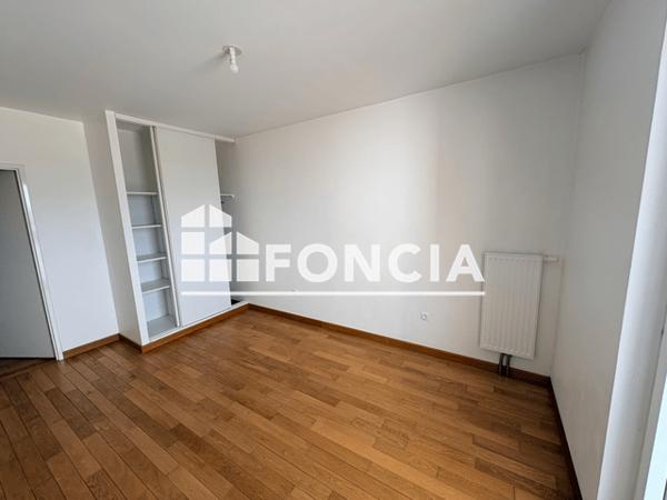 Location Appartement 3 pièces 94.86 m² - 47 RUE PIERRE TAITTINGER Reims 51100