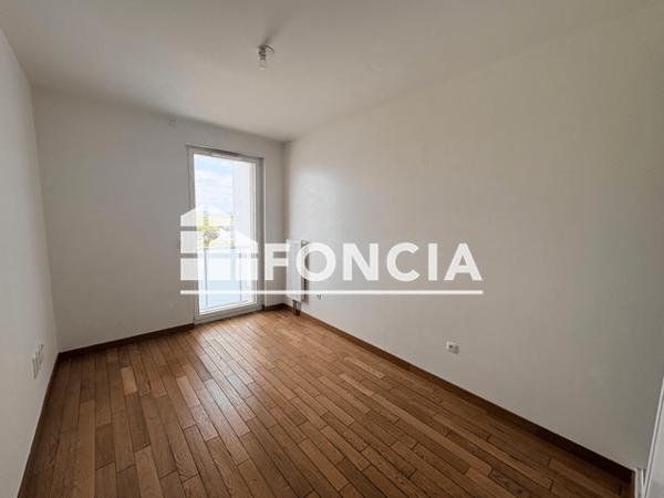 Location Appartement 3 pièces 94.86 m² - 47 RUE PIERRE TAITTINGER Reims 51100
