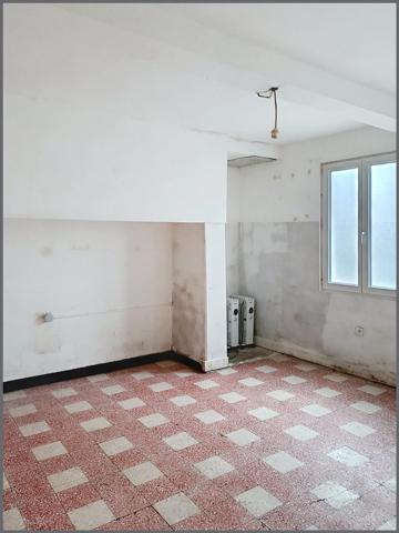 Maison 3 pièces à rénover – 2 chambres – Jardin