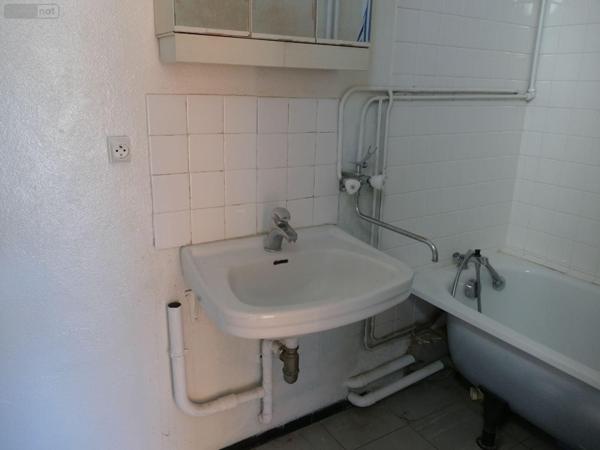 Appartement à rénover à vendre à Fécamp en Seine-Maritime (76400), ref : SC/505 CARREFOUR