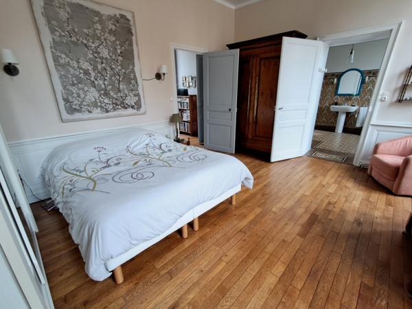 Maison 11 pièce(s) 6 chambre(s) 219 m²