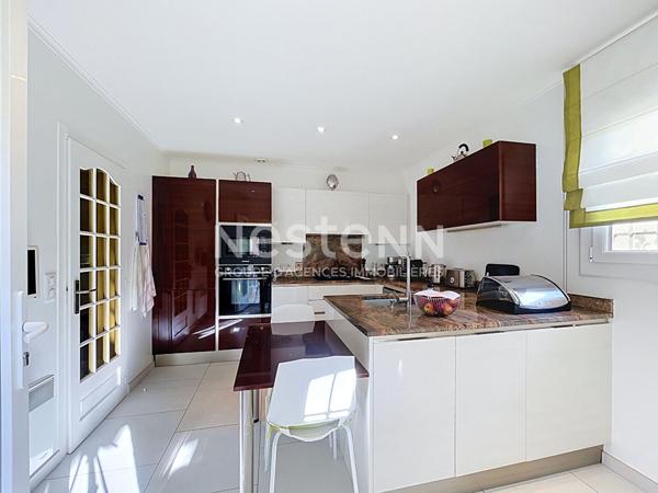 Grasse Saint-François, Maison Grasse 5 pièces140 m2, 1510 m2 de terrain avec piscine