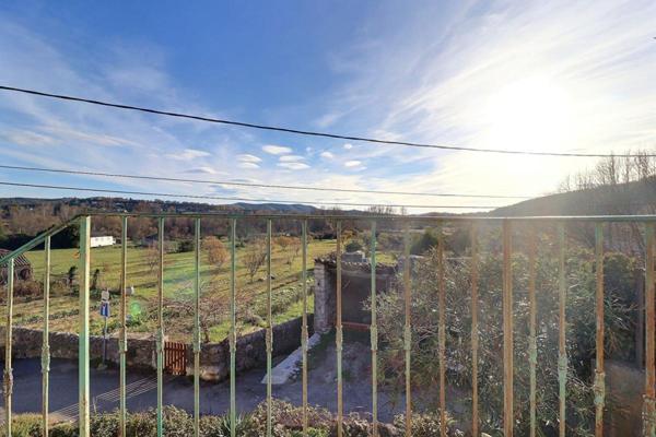 Maison en pierre avec studio + vastes dépendances ? Fort potentiel ? Lanas (07200)