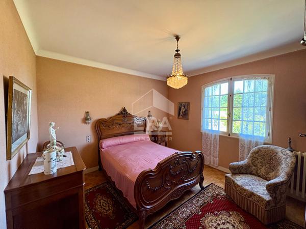 Maison Pineuilh 7 pièces, 180 m2 habitable, 5 chambres, garage,  à pied de la ville et de la gare