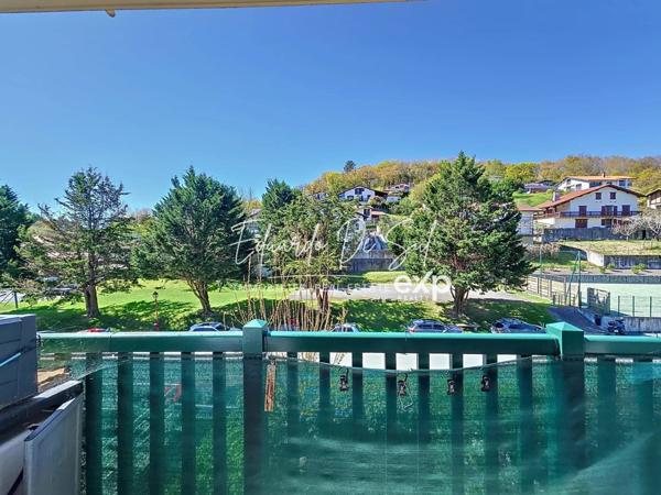 Appartement T2 de 40m² environ avec balcon exposé Ouest + 2 places parking privatives