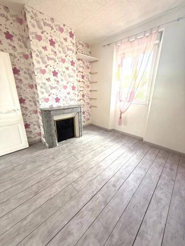 Ensemble immobilier avec local commercial et logement – Idéal investisseur ou projet familial/professionnel