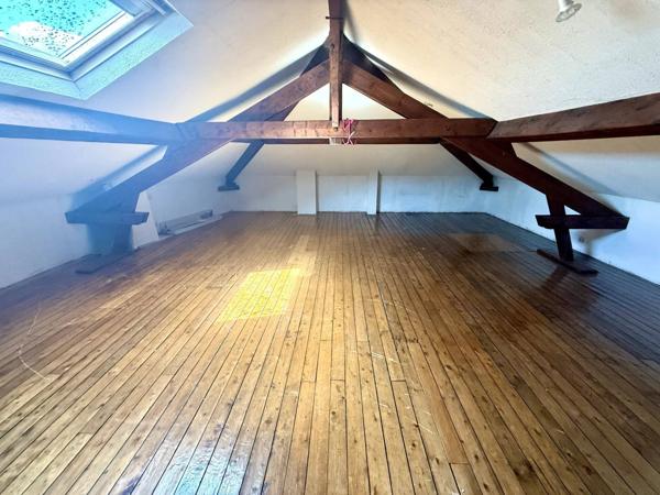 Ensemble immobilier avec local commercial et logement – Idéal investisseur ou projet familial/professionnel