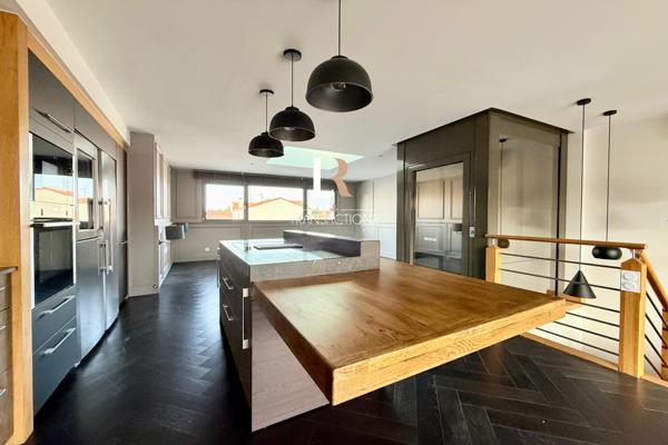 La Rochelle (17000) Bordure de parcs - Maison-appartement avec ascenseur, patio, terrasse et garage