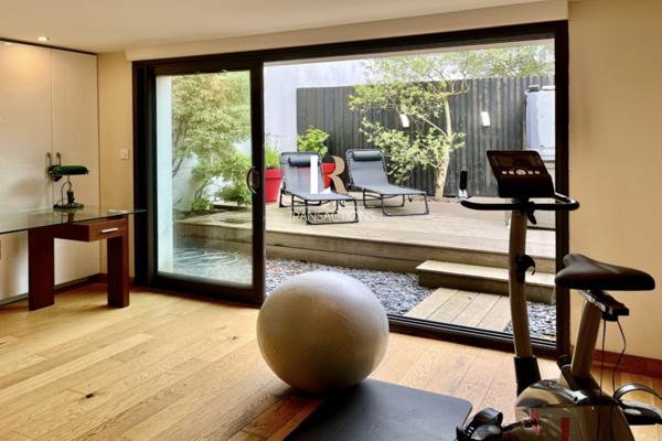 La Rochelle (17000) Bordure de parcs - Maison-appartement avec ascenseur, patio, terrasse et garage