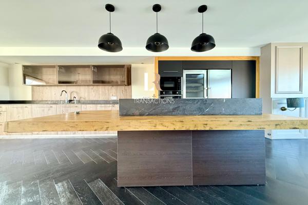 La Rochelle (17000) Bordure de parcs - Maison-appartement avec ascenseur, patio, terrasse et garage