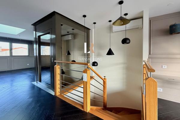 La Rochelle (17000) Bordure de parcs - Maison-appartement avec ascenseur, patio, terrasse et garage