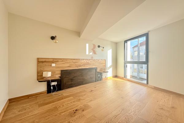 La Rochelle (17000) Bordure de parcs - Maison-appartement avec ascenseur, patio, terrasse et garage