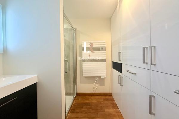 La Rochelle (17000) Bordure de parcs - Maison-appartement avec ascenseur, patio, terrasse et garage