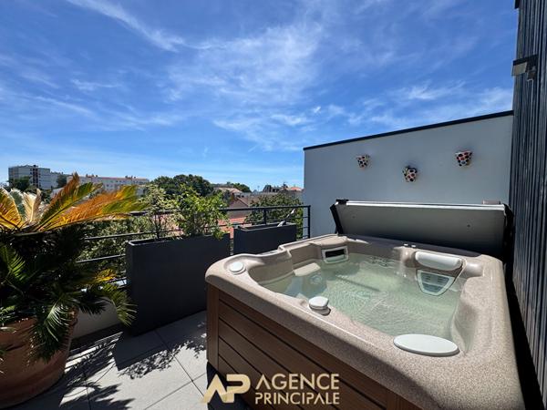 Appartement T3 bis - 110m2 - Dernier étage avec terrasse - Box et parking - La Genette 790 000 € **  - Référence  JH742D3