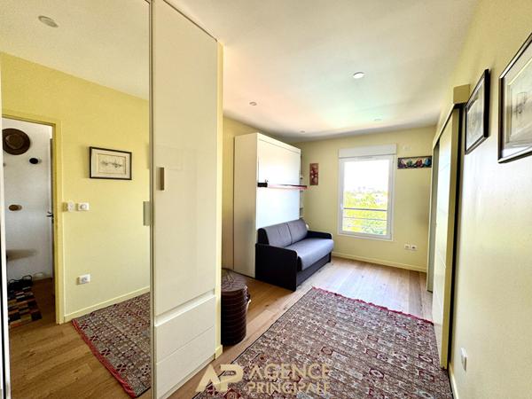 Appartement T3 bis - 110m2 - Dernier étage avec terrasse - Box et parking - La Genette 790 000 € **  - Référence  JH742D3