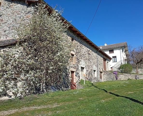 Maison de caractère à Saint-Hostien