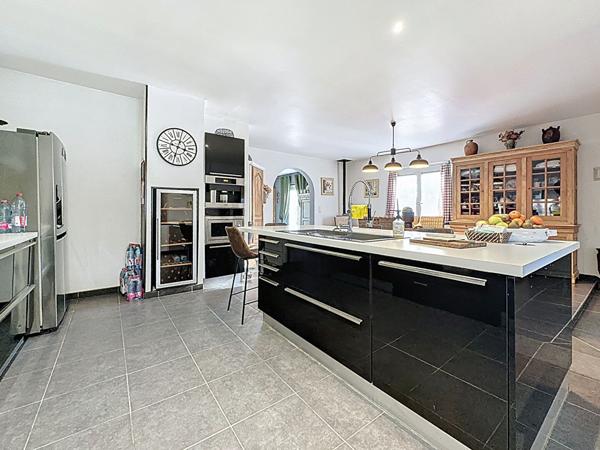 Maison à vendre Montauban(82) plain pied, garages, piscine, 4 chambres