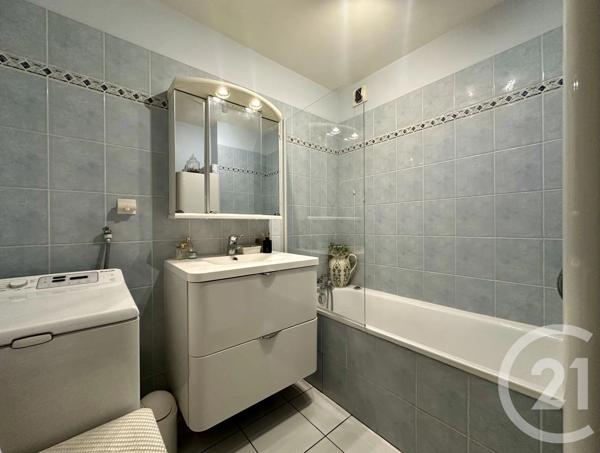 Appartement T3 à vendre  3 pièces - 80,79 m 2   VILLEURBANNE  - 69
