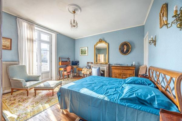 Maison à vendre |  Niort |  10 pièces | 244 m²