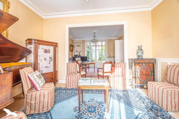 Maison à vendre |  Niort |  10 pièces | 244 m²