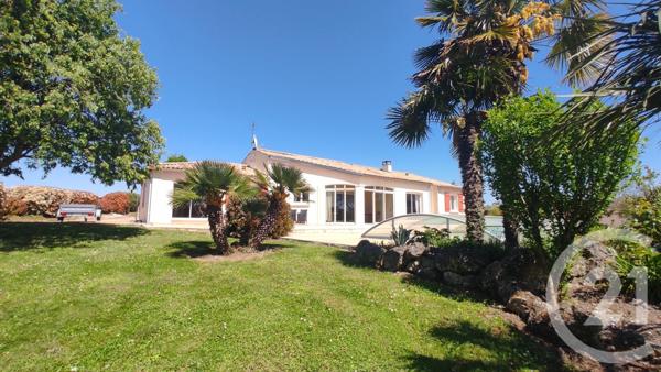 Maison à vendre  5 pièces - 179 m2 SAINTES - 17