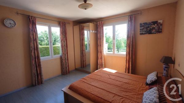 Maison à vendre  5 pièces - 179 m2 SAINTES - 17