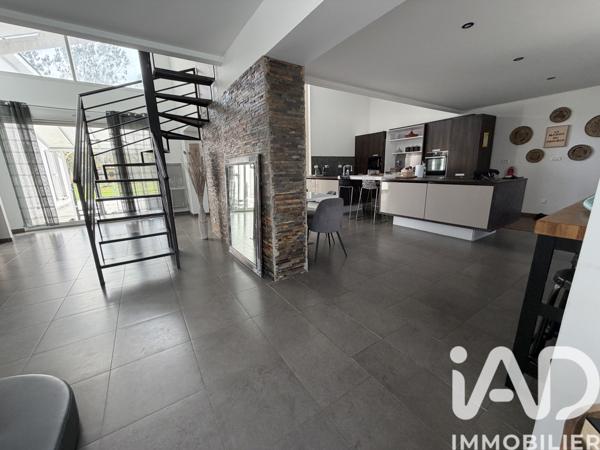Maison à vendre 7 pièces 213 m² Ambarès-et-Lagrave