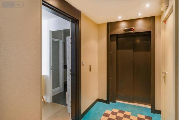 Appartement à vendre à Paris 18e arrondissement à Paris (75018), ref : 75022-856