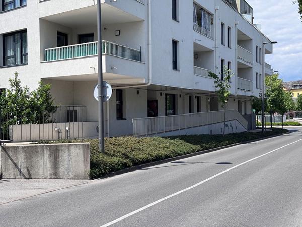 BUREAUX 167 m² DIVISIBLES AVEC 3 PARKINGS ? RUMILLY - RUMILLY