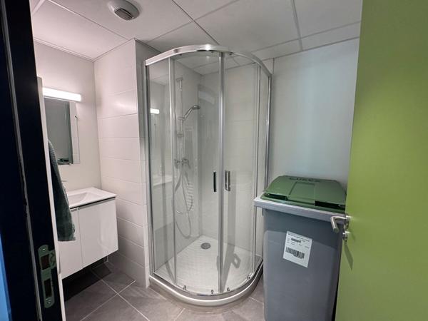 BUREAUX 167 m² DIVISIBLES AVEC 3 PARKINGS ? RUMILLY - RUMILLY