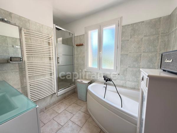 Maison 170 m2 à vendre piscine parcelle 4426 m2 LA TOUR D'AIGUES (84)