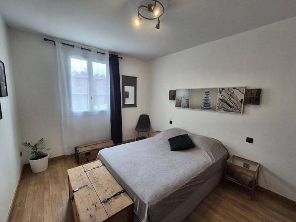 Maison T6 de plain-pied de 138m2 avec dépendance, piscine et jardin