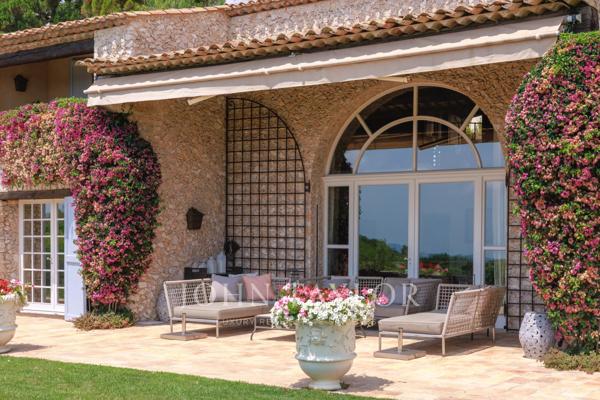 L'Excellence d'une villa d'architecte face à la Méditerranée